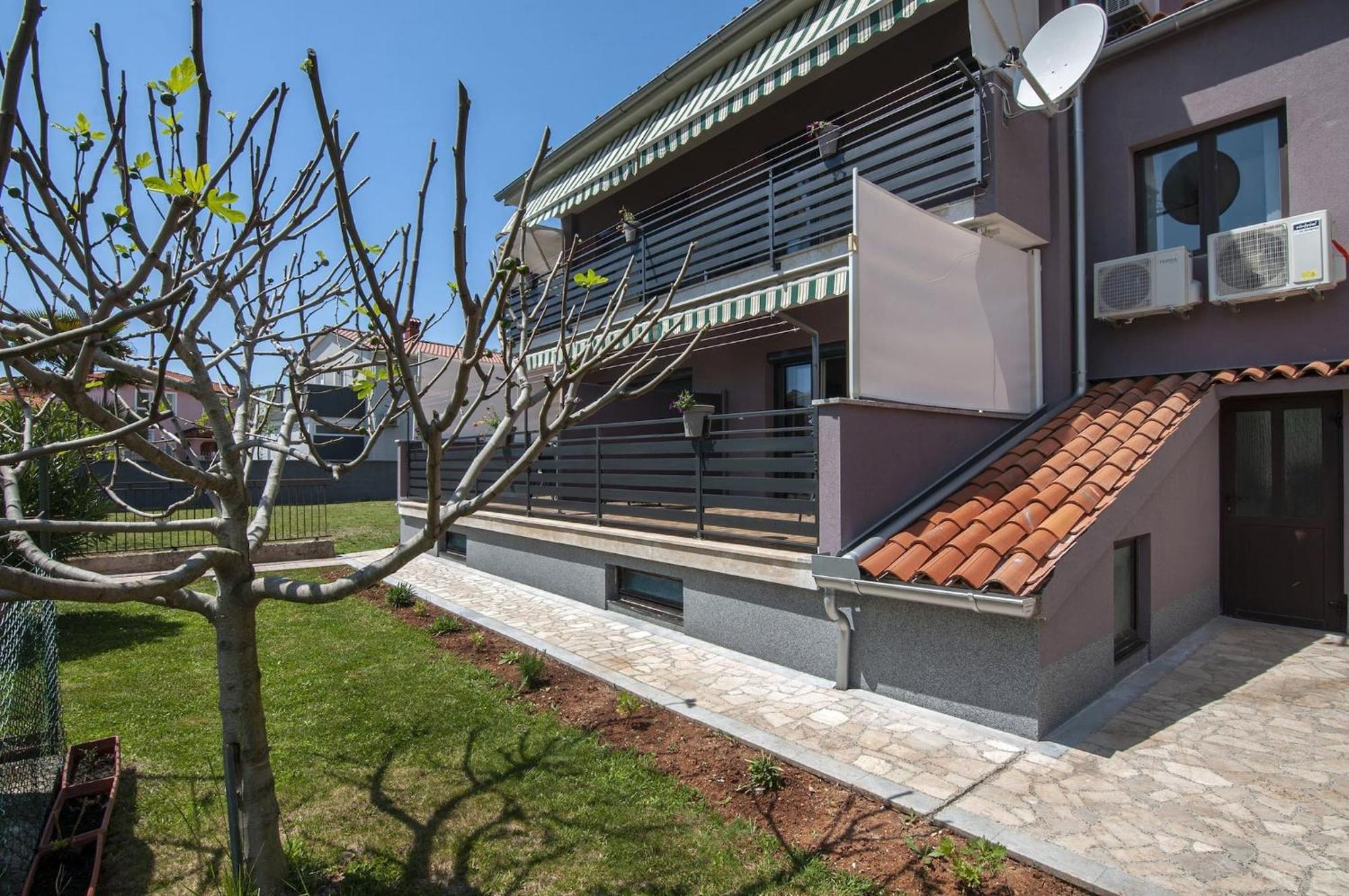 Lovely Apartments In Valbandon Fažana Kültér fotó